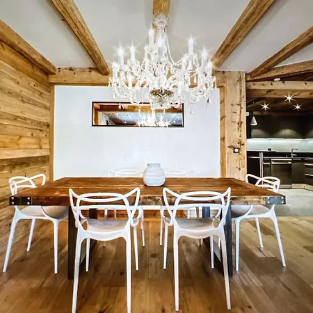 Chalet Komi In *